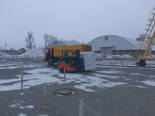 Фермерські господарства Волині отримали мобільні сховища (фото)
