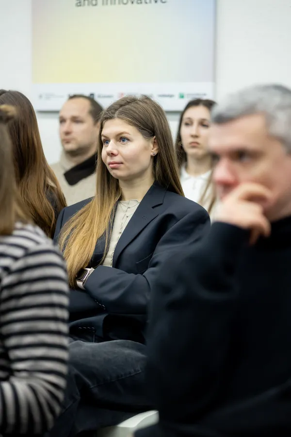 «Змінив 18 професій, поки врешті не знайшов себе»: до Луцька приїздив відомий сценарист