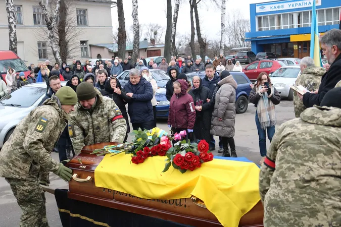 У Горохові попрощалися із загиблим солдатом Валерієм Гриневичем (фото)