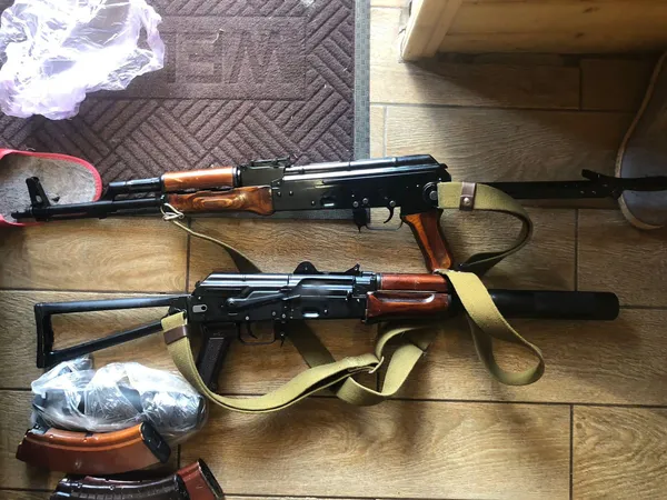 Автомати, набої та гранати: на Волині зловили торговців зброєю (фото, відео)