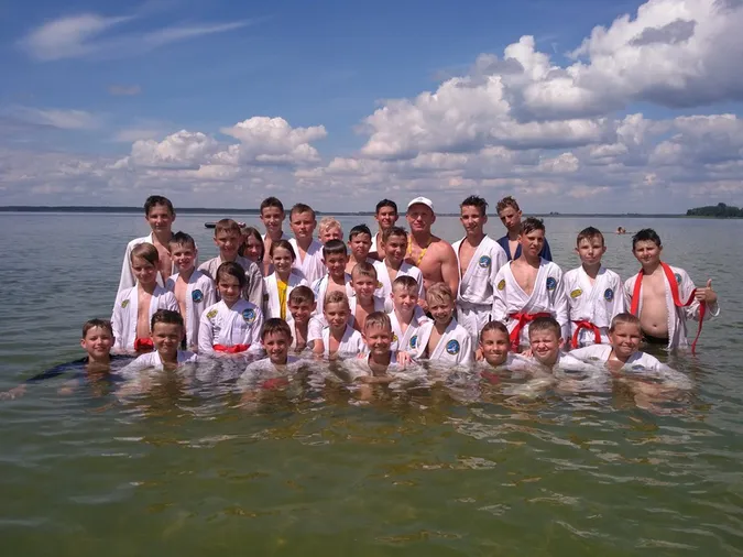 Юні спортсмени тренуються та відпочивають на базі волинських СБУшників (фото)