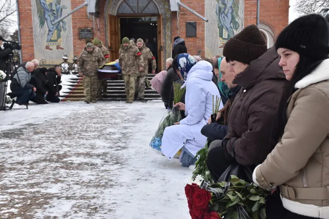 У Луцькій громаді попрощалися із захисником Юрієм Кошулинським (фото)