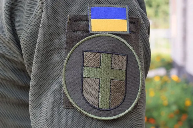 Луцькі нацгвардійці отримали нові шеврони з гербом Волині (фото)