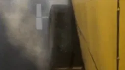 У Луцьку задимілася маршрутка під час руху (відео)