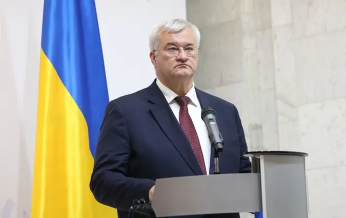 «Президент іншої країни не буде диктувати нам нашу історію»: Сибіга відмовився від польської нагороди (фото)
