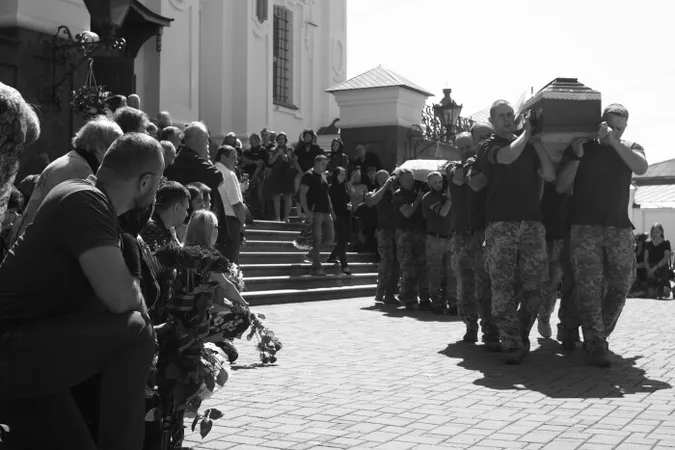 У Луцькій громаді в останню дорогу провели трьох Героїв (фото)