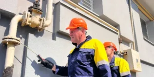 «Будинки та метал старіють»: як чотири газовики щодня дбають про безпеку лучан (фото)