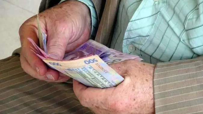 У Луцькому районі аферистів, які ошукали 80-річного дідуся, затримали за кілька годин
