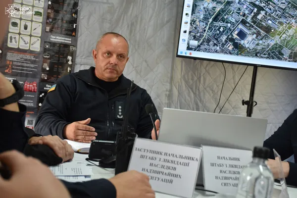 Перекриті вулиці, пожежні та «швидкі»: що відбувалося на Волині вночі (фото)
