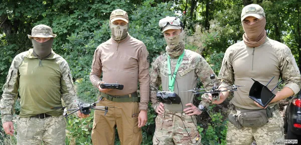 Пекельні сюрпризи: як у Волинській теробороні готують пілотів FPV-дронів (фото)