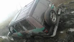 На Волині джип браконьєрів застряг у багнюці (фото)