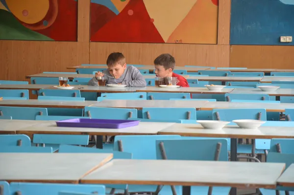 ДІти кажуть, що тут готують смачно