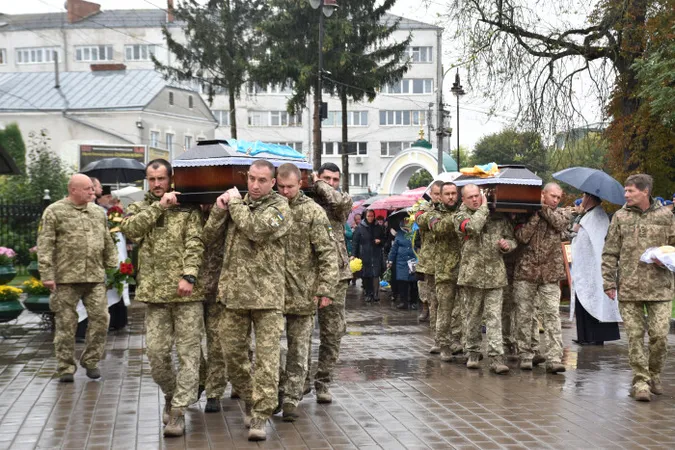 У Луцьку попрощалися з Героями Олексієм Мельничуком та Віталієм Котельніковим (фото, відео)