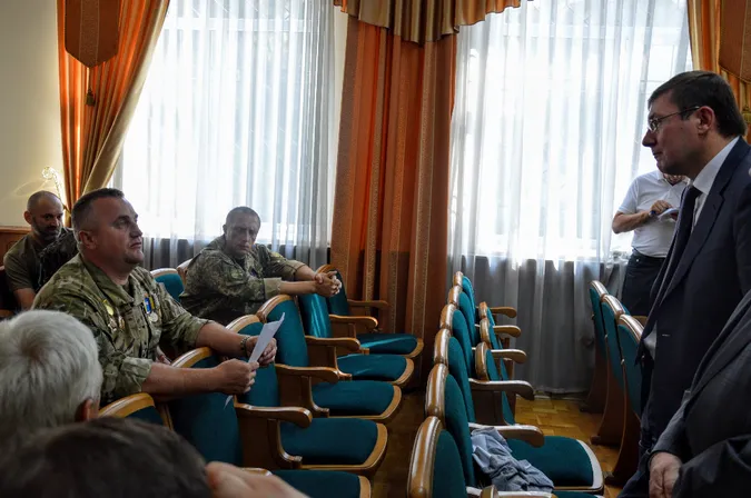 Луценко зустрівся з волинськими бійцями