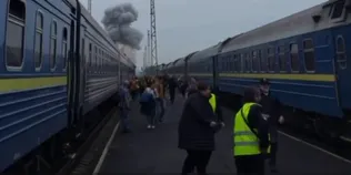 На українсько-польському кордоні російський БпЛА влучив у локомотив потяга «Київ – Варшава» (відео) (ОНОВЛЕНО)