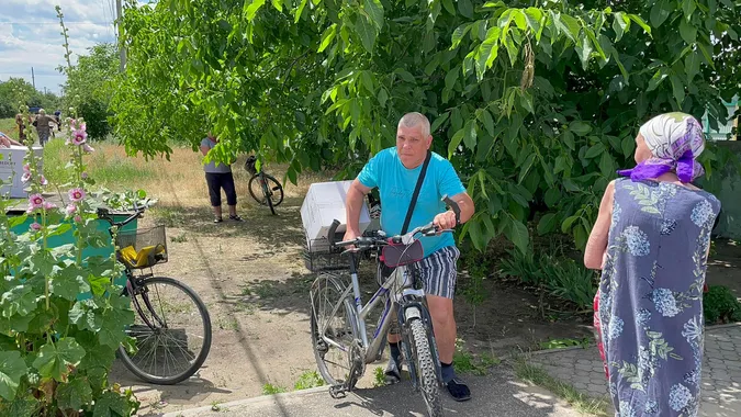 За 30 кілометрів до фронту: з Луцька до Миколаєва передали «сімейні пакунки» (фото)