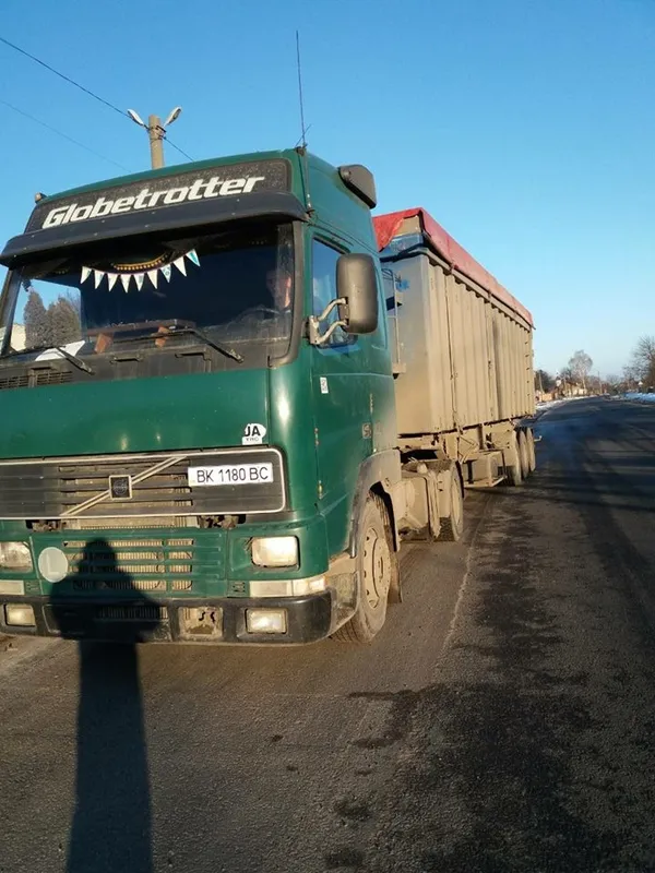 На Волині зловили перевантажене на 16 тонн авто, яким керував водій без прав (фото)