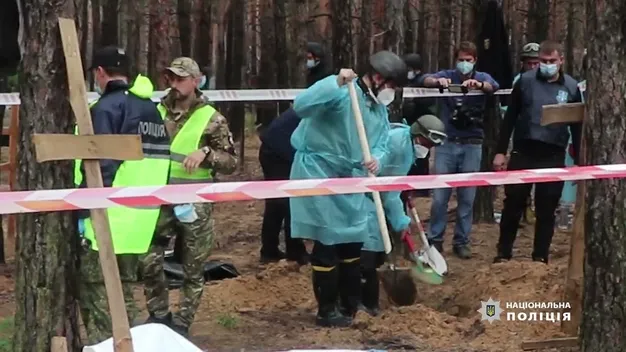 В Ізюмі знайшли поховання цілої родини з 5-річною дитиною: що про них відомо