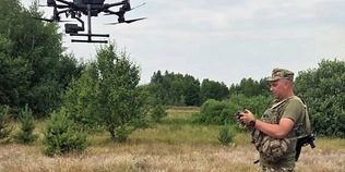 «З неба видно більше»: як прикордонник з Волині охороняє кордон за допомогою дронів (фото)