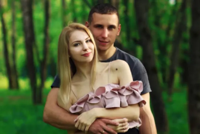 Журналісти знайшли жінку, яка закликала чоловіка-окупанта ґвалтувати українок (відео)