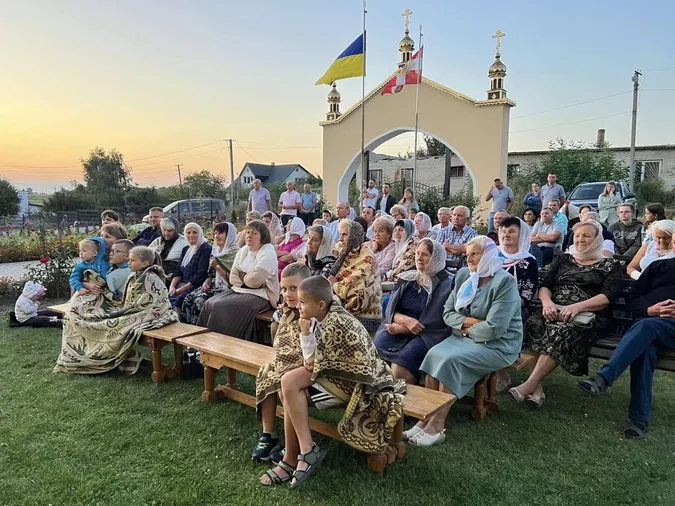На стіні храму на Волині показали фільм про Голодомор  (фото)