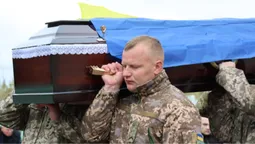 🕯Загинув на Сумщині: у Луцьку провели в останню дорогу Сергія Макарука (фото)