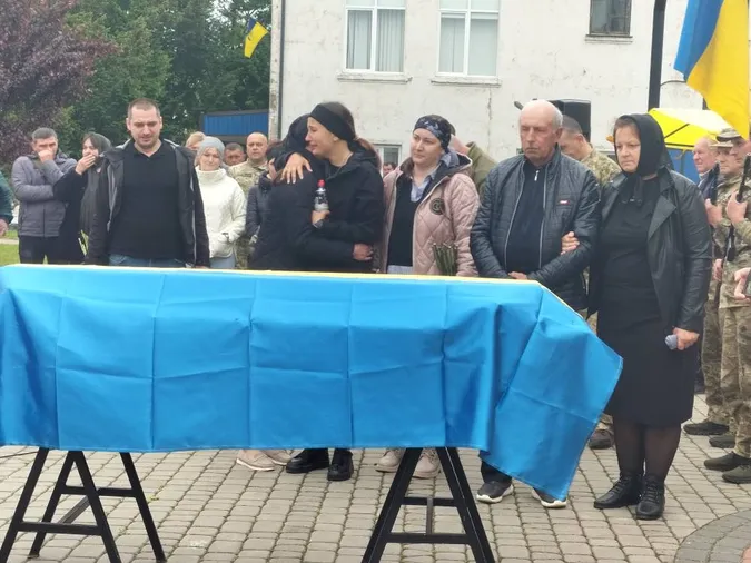 На Волині попрощалися із молодим воїном Сергієм Уляницьким (фото)