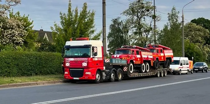 Волинські рятувальники разом з технікою поїхали на Донеччину (фото)
