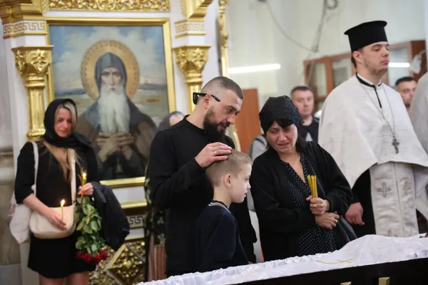Навіки 33: у Луцьку попрощалися з полеглим воїном Романом Чехайдою (фото)
