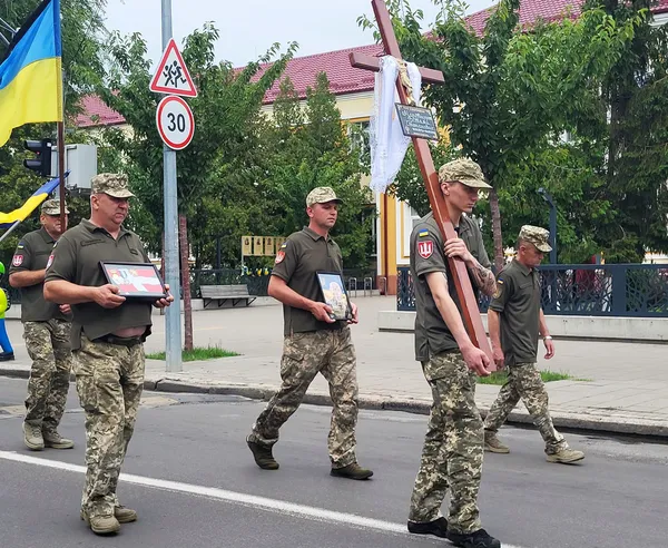 У Ковелі віддали останню шану 49-річному воїну Віталію Мартинюку (фото)