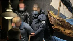 Затриманому на хабарі волинському податківцю повідомили про підозру (фото)