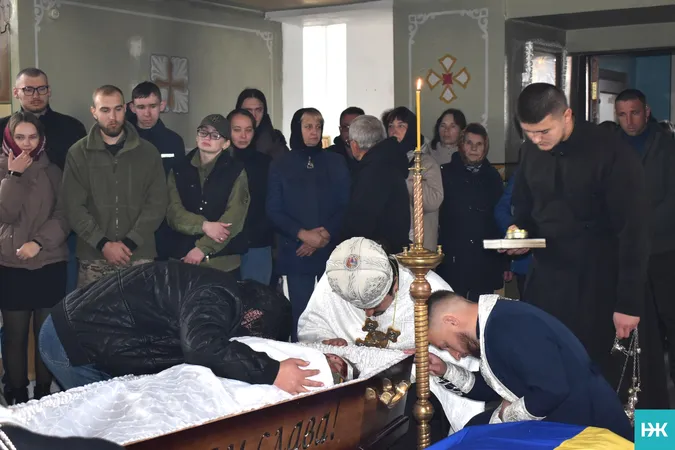 Повернувся не на весілля, а на свій похорон: на Волині попрощалися з капітаном волинської «сотки»