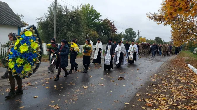 Віддав життя за нас: на Волині попрощалися з молодим воїном (фото, відео)
