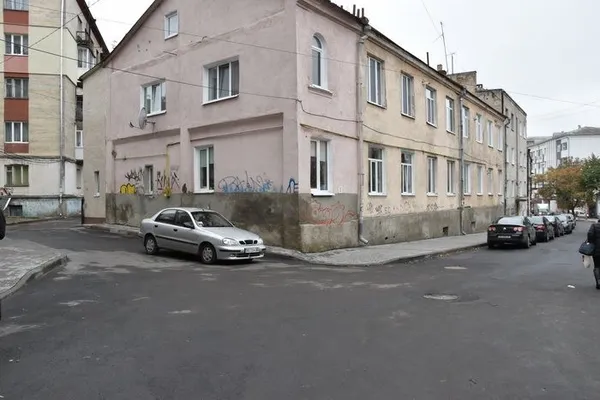 У Луцьку відремонтували 46 прибудинкових територій (фото)