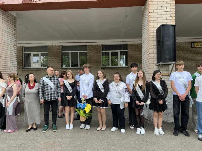 У Володимирських закладах освіти пролунав останній дзвоник (фото)