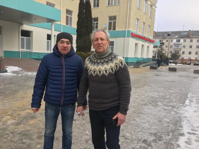 Хірург Любомир Кулик та Ігор Мисан