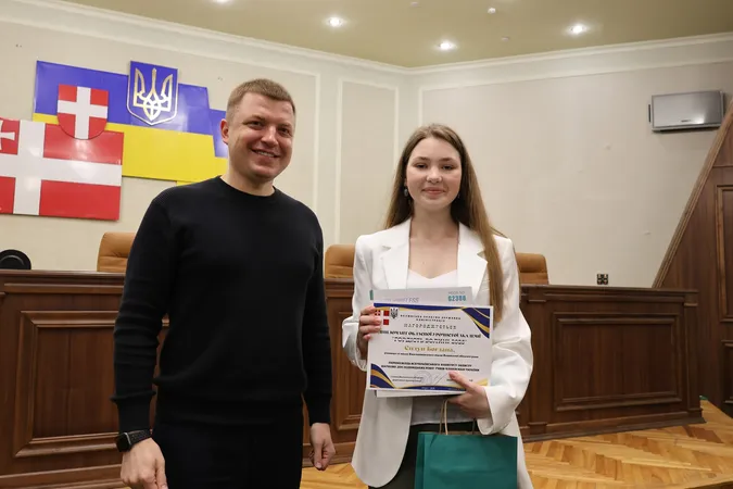 Гордість Волині: у Луцьку відзначили юних інтелектуалів та їхніх наставників (фото)