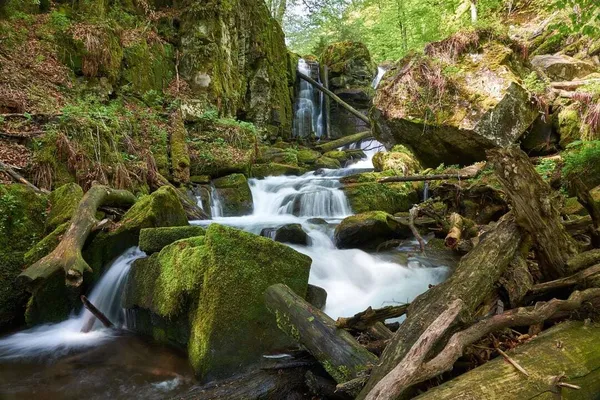 Топ найкращих водоспадів України (фото)