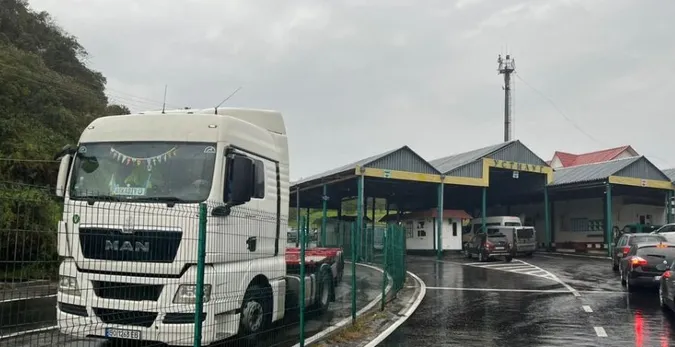 Вантажівкам дозволили проїзд через «Устилуг»: які умови (відео)