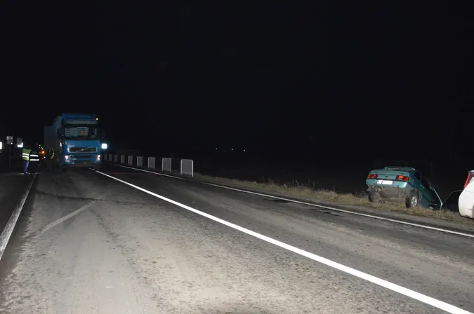 Водійка була п'яною: у поліції повідомили деталі зіткнення легковика з фурою у Володимирі (фото)