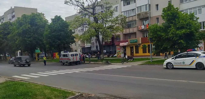 Мотоцикл збив велосипедистку на переході у Володимирі (фото)