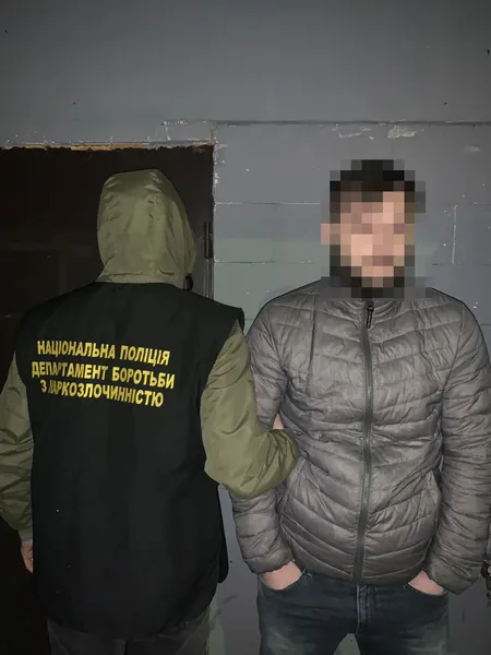 «Заробляв» по 100 тисяч щомісяця: у Луцьку затримали 26-річного наркобаригу (фото)
