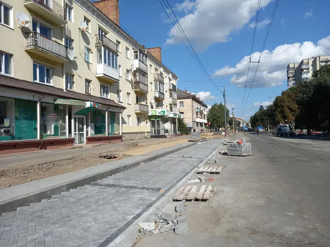 Реконструкція триває: що коїться на проспекті Волі у Луцьку (фото)