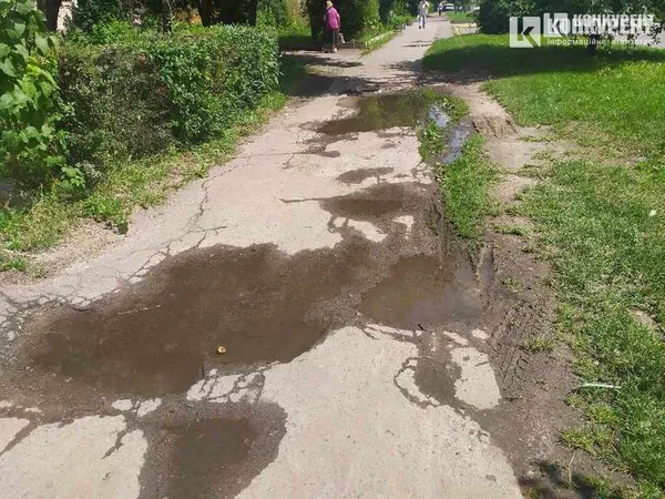 У Луцьку на Воїнів-афганців розпочали ремонтувати тротуар (фото)