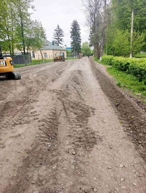 У селі в Луцькому районі заасфальтують пів кілометра дороги (фото)