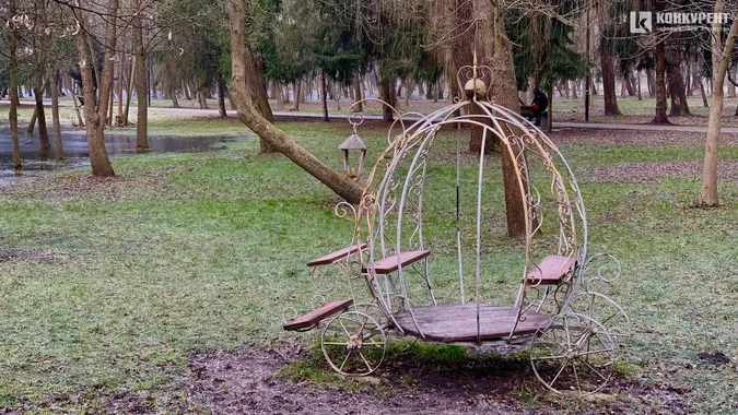 «А за вікном майже весна»: як луцький парк її зустрів (фото)
