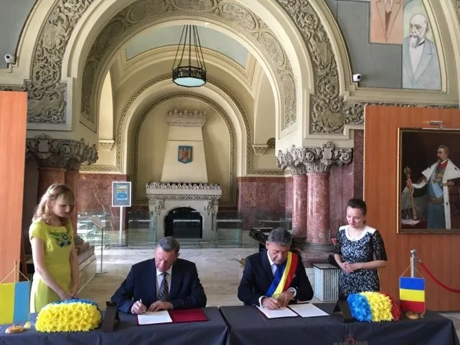 Що встигли зробити в Луцьку за півроку (фото)