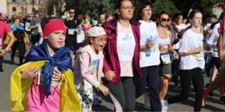 У Луцьку сотні людей бігли в пам’ять про Героїв України (фото)
