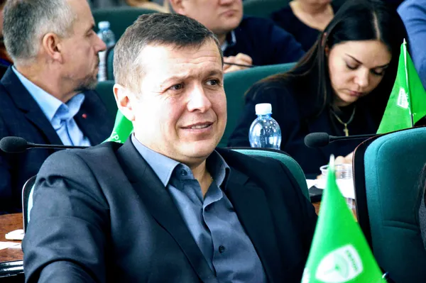 Борис Смаль попросив не заходити в дєбрі і голосувати вже нарешті