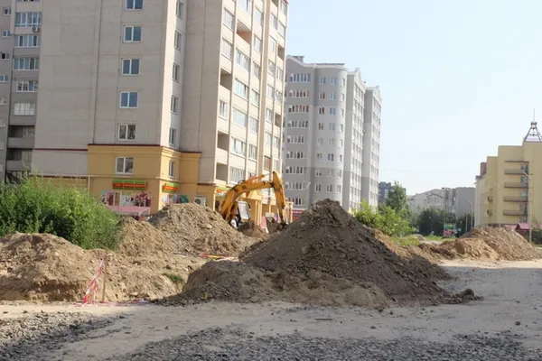 Де в Луцьку ремонтують двори і дороги (фото)
